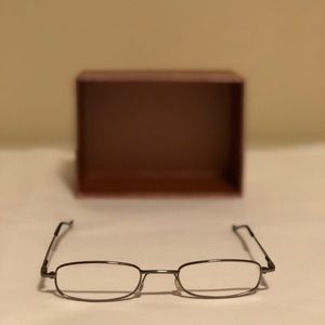 Non prescription Cute little cheaters +1.25